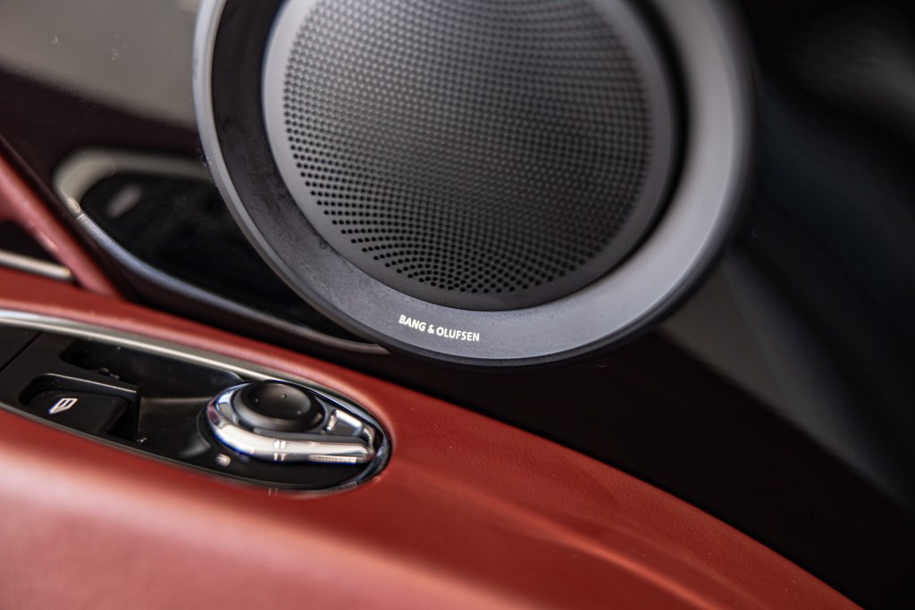 Used 2018 Aston Martin DB11 Coupe RWD image 29