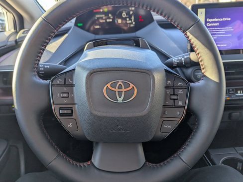 Used 2026 Toyota Prius Plug-In Hybrid image 25