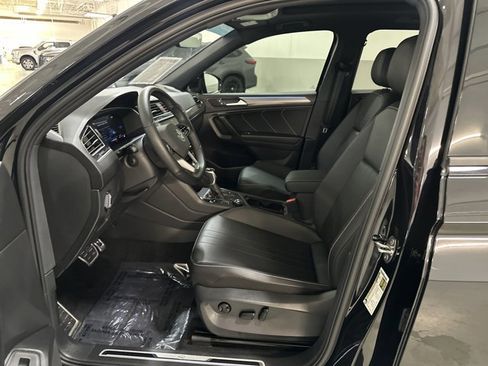 Certified 2024 Volkswagen Tiguan SE R-Line image 16