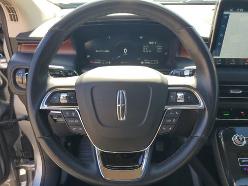 Certified 2023 Lincoln Nautilus Reserve image 14