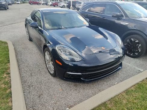Used 2017 Porsche Panamera 4 AWD/4WD image 18