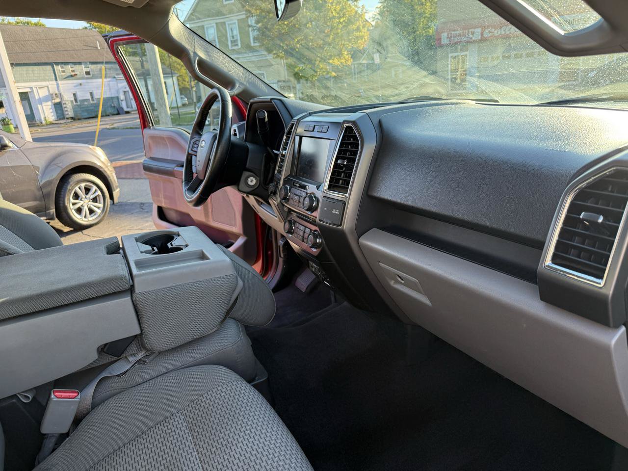 Used 2015 Ford F150 XLT w/ Equipment Group 302A Luxury AWD/4WD image 23