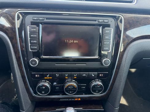 Used 2014 Volkswagen Passat TDI SEL Premium image 18