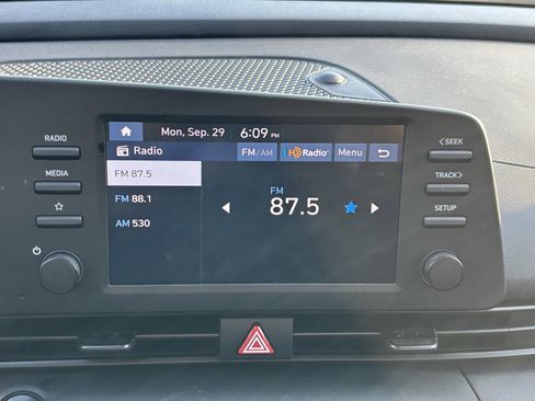 Used 2025 Hyundai Elantra Sport image 10
