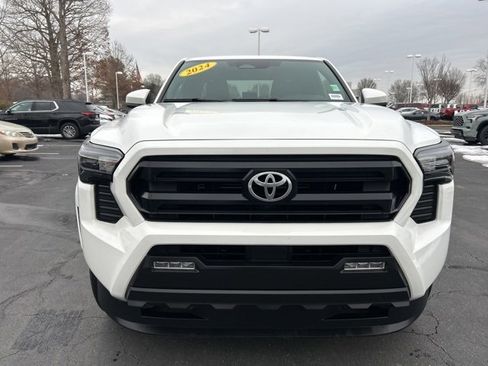 Used 2024 Toyota Tacoma SR5 image 2
