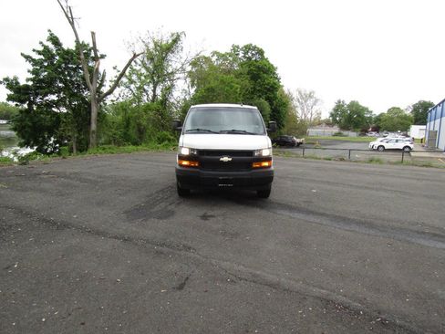 Used 2021 Chevrolet Express 2500 w/ Driver Convenience Package RWD image 28
