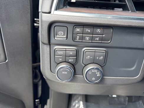 Used 2025 Chevrolet Tahoe LT AWD/4WD image 33