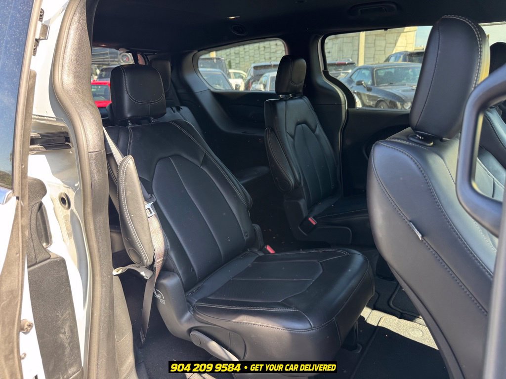 Used 2025 Chrysler Pacifica Select FWD image 23