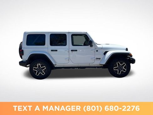 Used 2025 Jeep Wrangler Unlimited Sahara AWD/4WD image 6