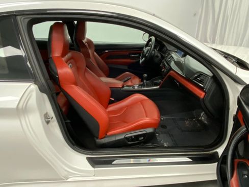 Used 2015 BMW M4 Coupe w/ Executive Package RWD image 22