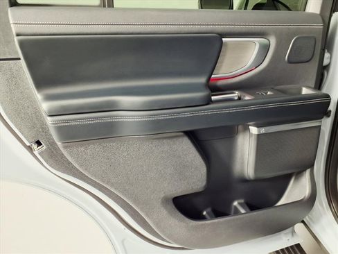 Used 2025 Ford Expedition Platinum w/ Driver's Package image 5