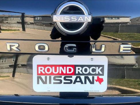 Certified 2023 Nissan Rogue SV image 10