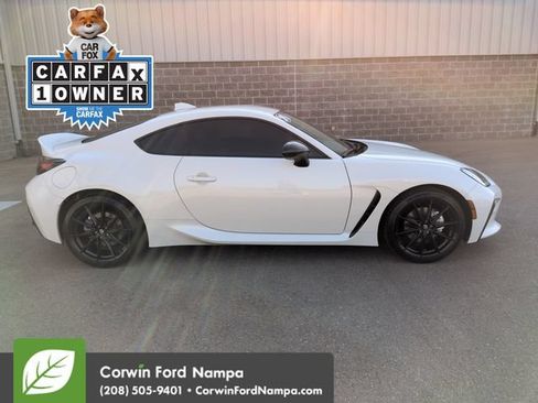 Used 2024 Toyota GR86 Premium RWD image 2