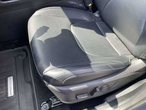 Used 2024 Kia Sportage EX image 8