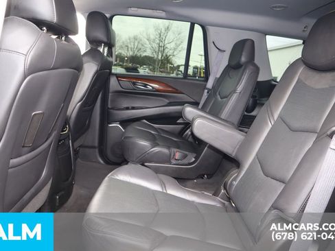 Used 2017 Cadillac Escalade Luxury image 17