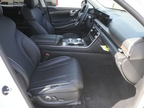 Used 2025 Genesis GV80 2.5T Prestige image 19