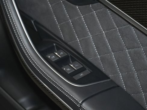 Used 2023 Audi S8 image 19