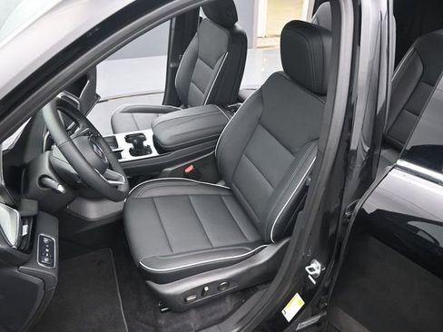 Certified 2025 Buick Enclave Preferred w/ Power Package FWD image 11