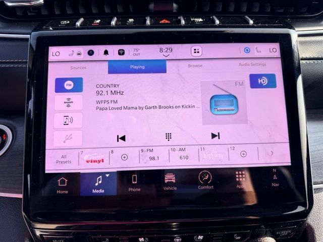 Used 2025 Jeep Grand Cherokee L Limited w/ Luxury Tech Group II AWD/4WD image 9