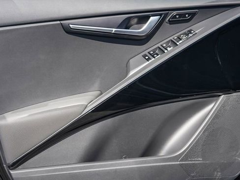 New 2025 Kia Niro Wave w/ Wave Preserve Package image 22