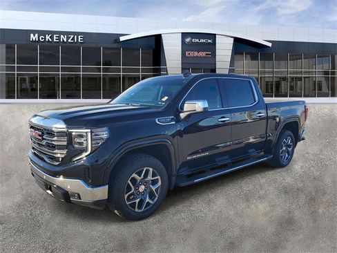 Used 2022 GMC Sierra 1500 SLT w/ SLT Premium Plus Package image 2