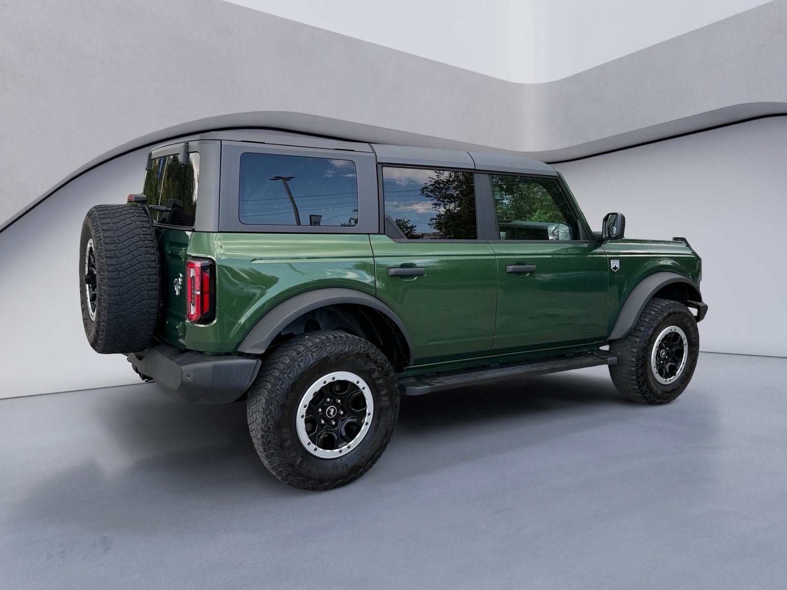 Used 2023 Ford Bronco Big Bend w/ Sasquatch Package AWD/4WD image 5