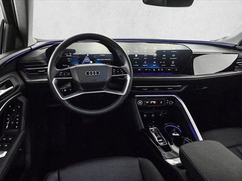 Used 2025 Audi Q5 Premium w/ Convenience Package image 19