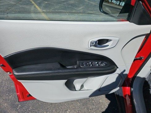 Used 2020 Jeep Compass Latitude image 20