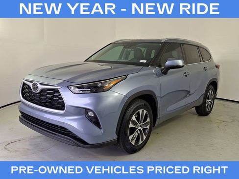 Certified 2022 Toyota Highlander XLE image 4