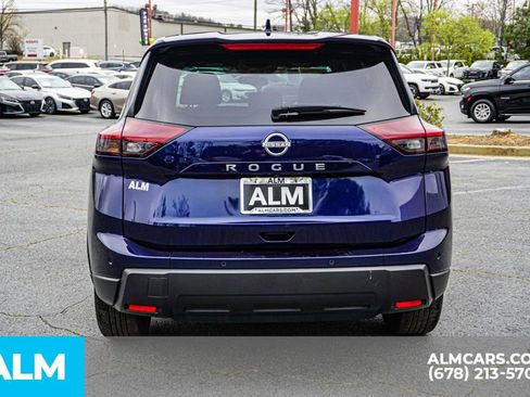 Used 2025 Nissan Rogue SV image 11