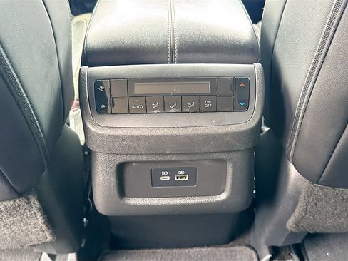 Used 2024 Nissan Pathfinder SL AWD/4WD image 26