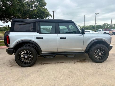 Used 2023 Ford Bronco 4-Door AWD/4WD image 4