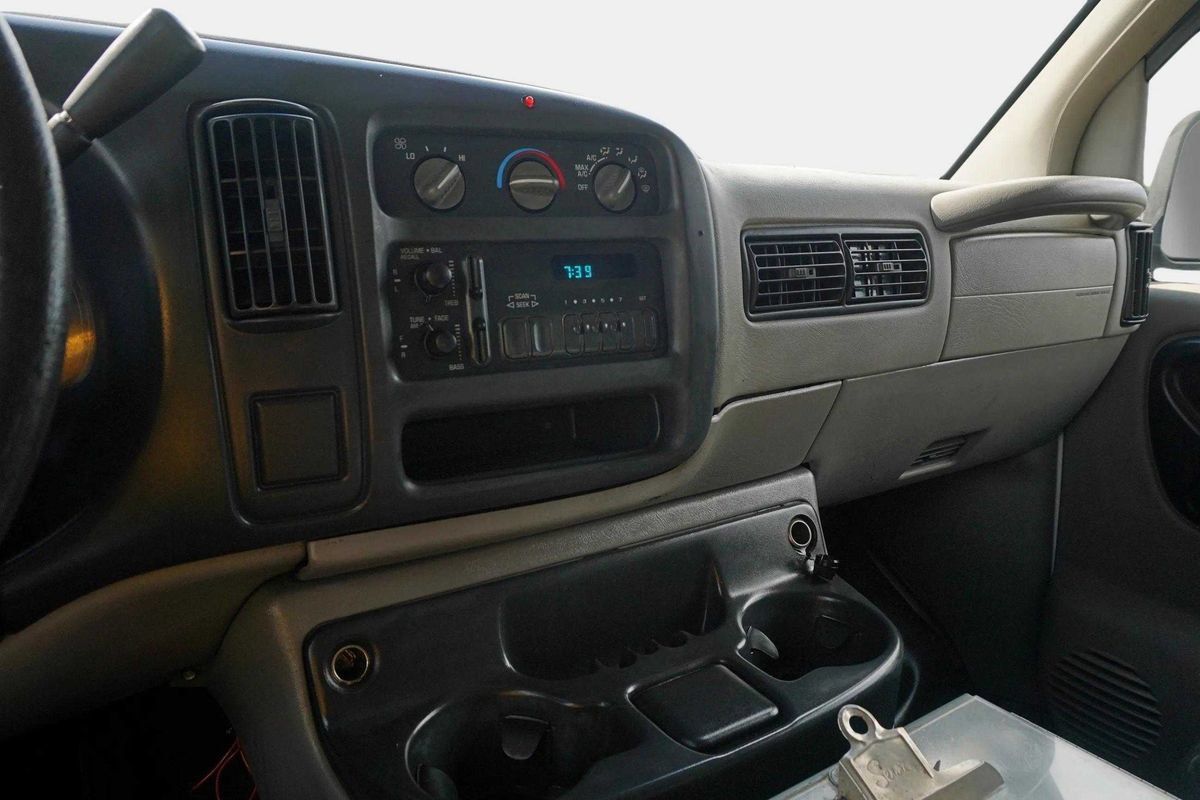 Used 1997 GMC Savana 2500 RWD image 19