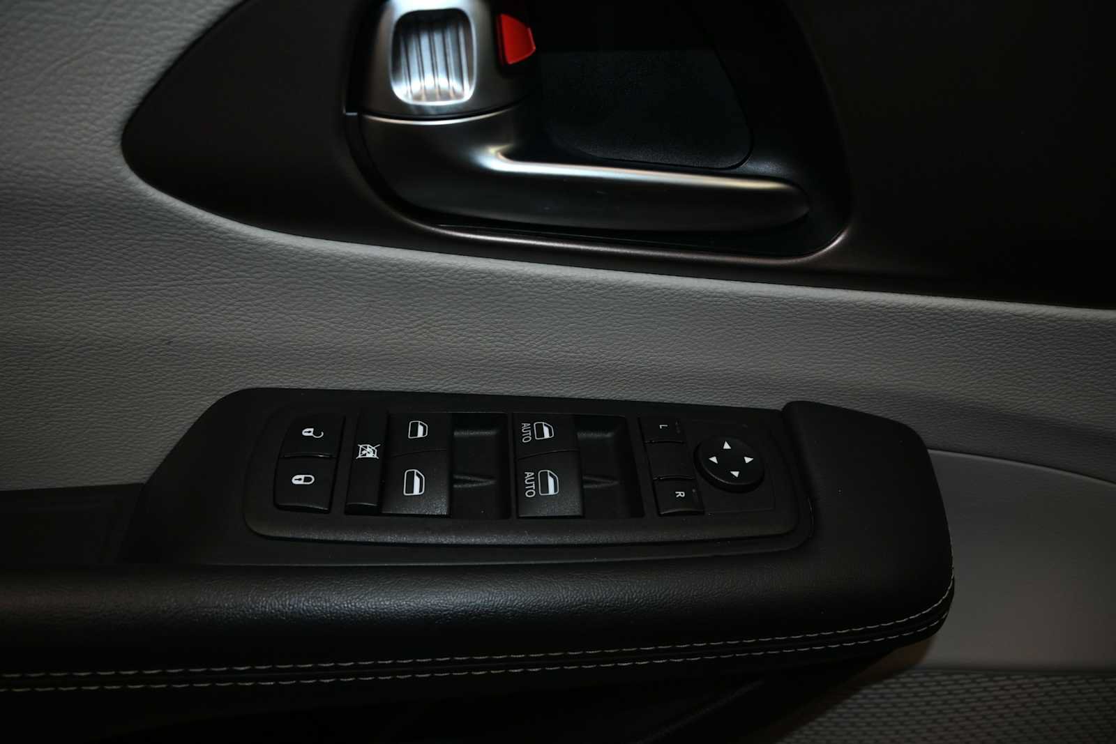 Used 2023 Chrysler Voyager LX FWD image 20
