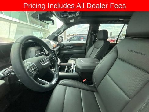 Used 2026 GMC Yukon Denali w/ Sun & Power Step Package AWD/4WD image 12