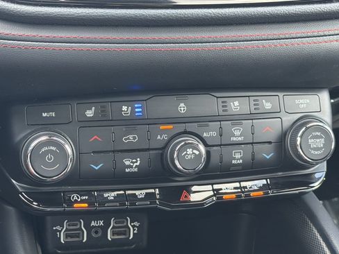 Used 2024 Dodge Durango GT RWD image 26