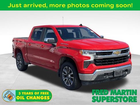 Used 2022 Chevrolet Silverado 1500 LT image 1