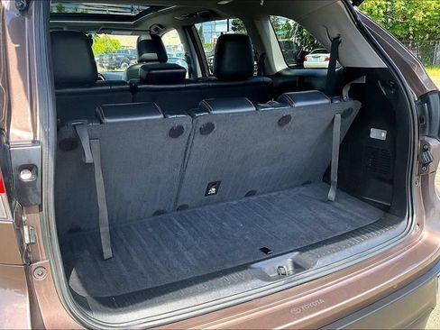 Used 2018 Toyota Highlander Limited Platinum AWD/4WD image 37
