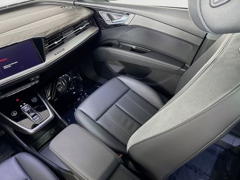 Used 2023 Audi Q4 e-tron Premium Plus w/ Premium Plus image 24