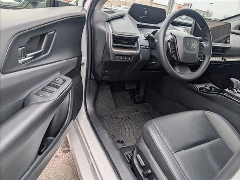 Used 2024 Toyota Prius XLE image 6