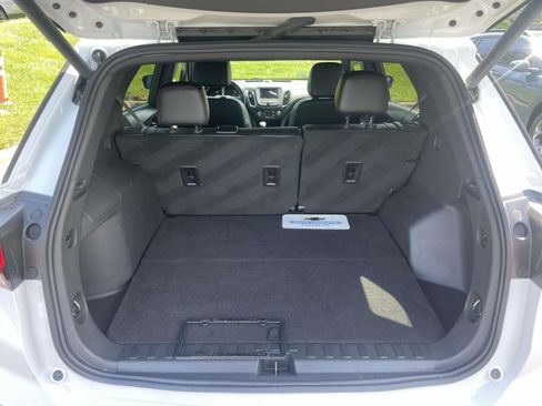 Used 2023 Chevrolet Equinox RS FWD image 8
