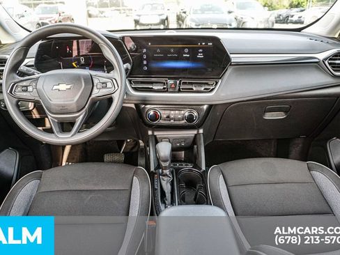 Used 2025 Chevrolet TrailBlazer LT AWD/4WD image 24