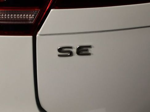 Used 2024 Volkswagen Tiguan SE R-Line AWD/4WD image 44