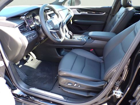 New 2026 Cadillac XT5 Premium Luxury w/ Driver Assist Package AWD/4WD image 7