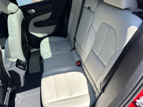 Used 2025 Volvo XC40 B5 Plus AWD/4WD image 21