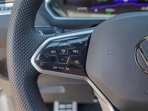 New 2024 Volkswagen Tiguan SE R-Line image 14