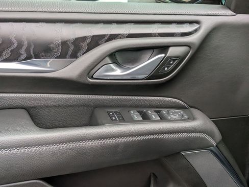 Used 2022 GMC Yukon Denali w/ Denali Premium Package image 11