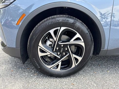 New 2026 Lincoln Nautilus Premier AWD/4WD image 10