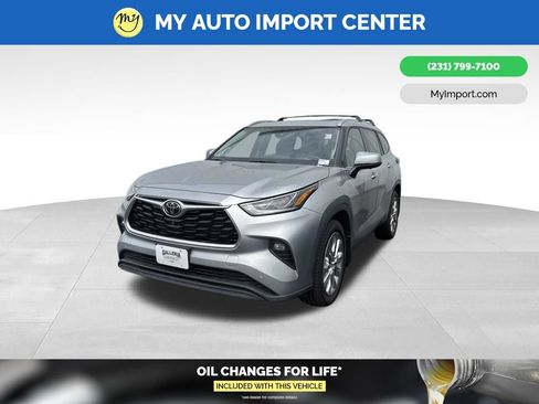 Used 2023 Toyota Highlander Limited AWD/4WD image 3