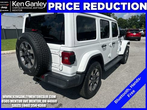 Used 2019 Jeep Wrangler Unlimited Sahara AWD/4WD image 9